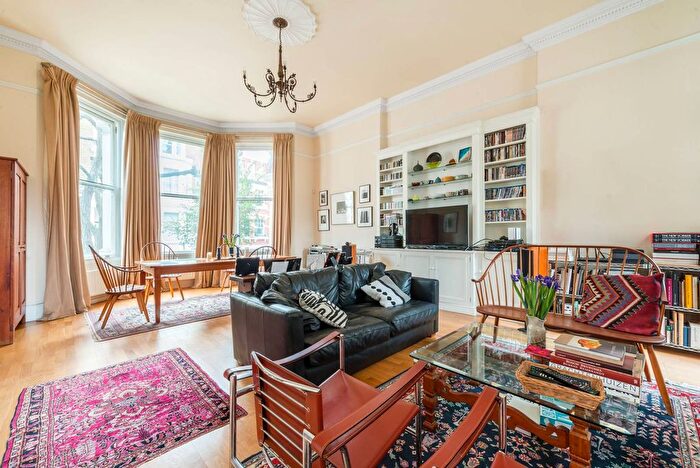 3 Bedroom Flat To Rent In Holland Park Gardens, Holland Park, London, W14