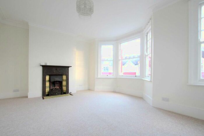 2 Bedroom Flat To Rent In Leighton Road, London, W13