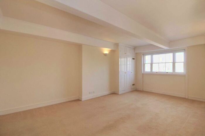 2 Bedroom Flat To Rent In Weymouth Street, London, W1G