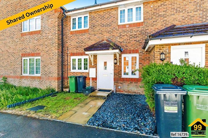 2 Bedroom Flat For Sale In Beckett Road, Coulsdon, Surrey, CR5