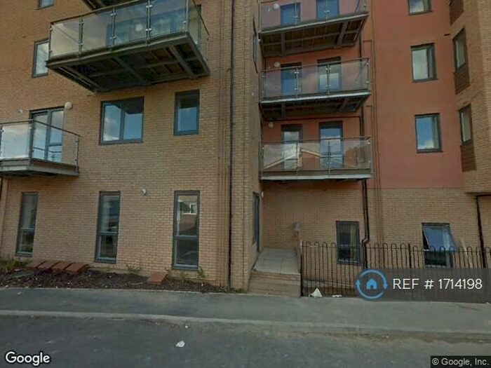 2 Bedroom Flat To Rent In Weave Court, Romford, RM1
