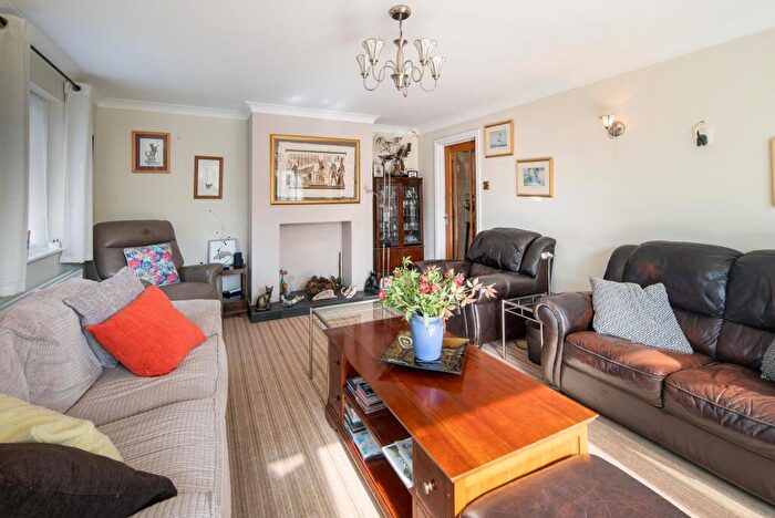 4 Bedroom Chalet For Sale In The Honeypot, Millfield Avenue, East Cowes, Isle Of Wight, PO32