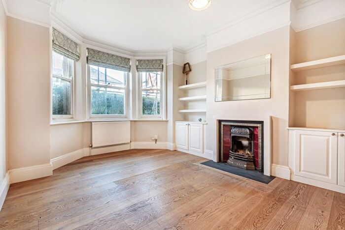 3 Bedroom Flat To Rent In Alwyne Road, Wimbledon, London, SW19