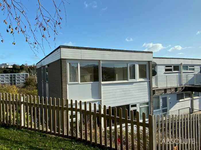 2 Bedroom Flat To Rent In Wren Hill, Brixham, Devon, TQ5