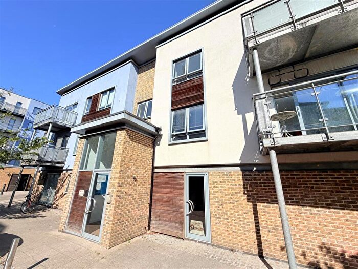1 Bedroom Apartment For Sale In Quayside Drive, Colchester, CO2
