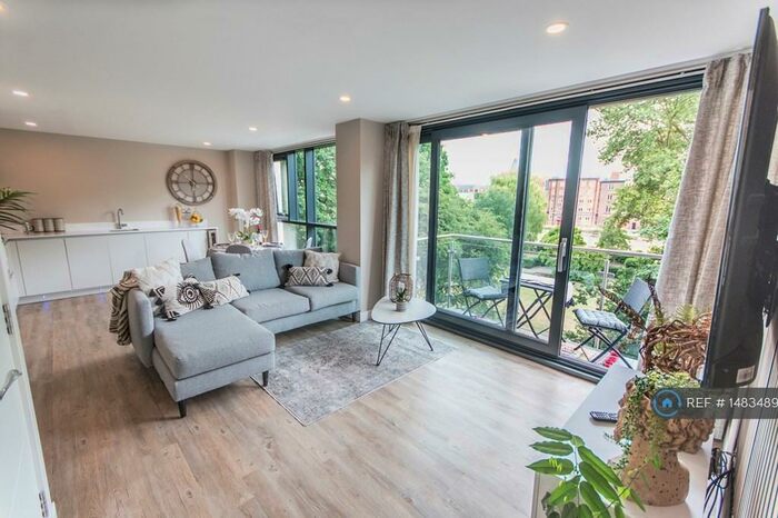 1 Bedroom Flat To Rent In The Glass House, Hull, HU1