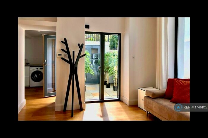 1 Bedroom Flat To Rent In Basement, London, SE22