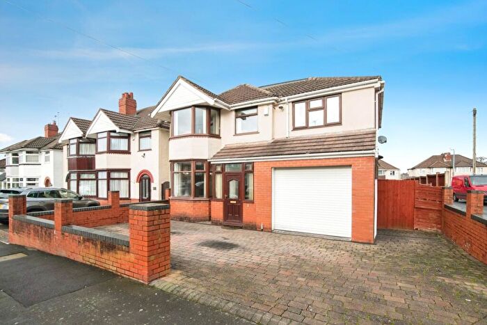3 Bedroom Detached House For Sale In Lyttleton Avenue, Halesowen, B62