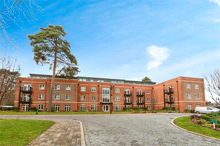 2 Bedroom Flat For Sale In Sunningdale Park, Berkshire, SL5