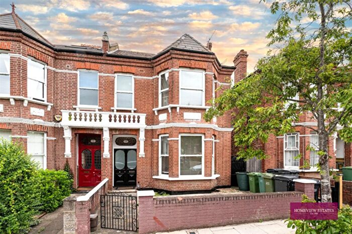 4 Bedroom Semi-Detached House For Sale In Ebbsfleet Road, London, NW2