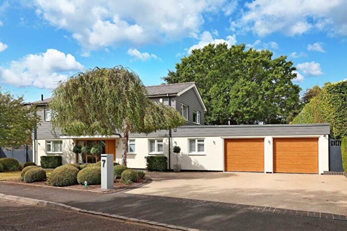 4 Bedroom Detached House For Sale In Netherwood Road, Beaconsfield, Buckinghamshire, HP9