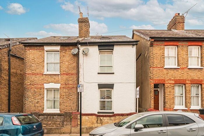 3 Bedroom Property For Sale In Bishops Road, Hanwell, W7