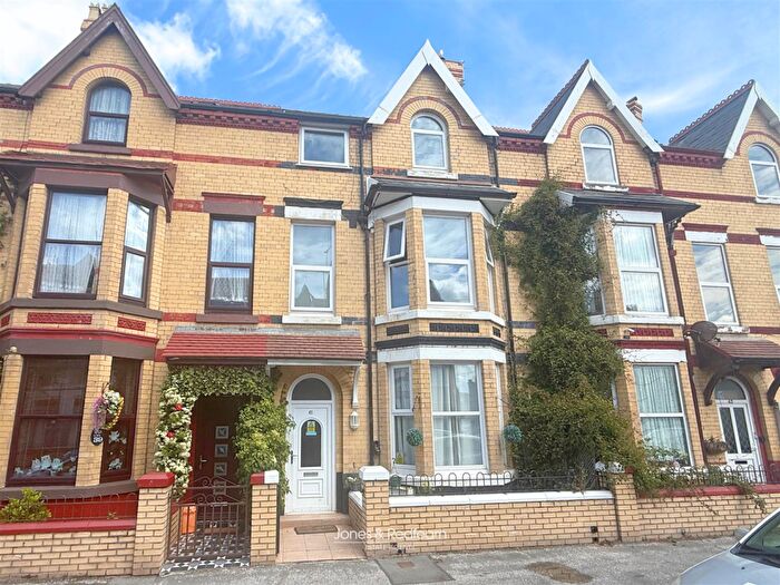 8 Bedroom Property For Sale In John Street, Rhyl, LL18
