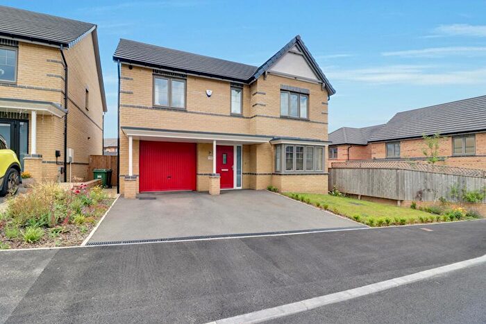 4 Bedroom Detached House For Sale In Mallard Court, Huddersfield, HD4