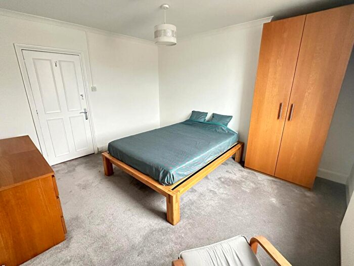 2 Bedroom Flat To Rent In First Avenue, Hove, BN3