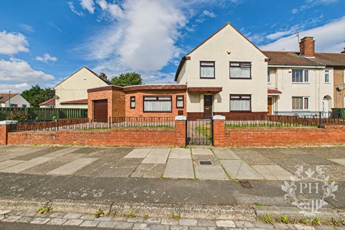 3 Bedroom Semi-Detached House For Sale In Mansfield Road, Eston, TS6