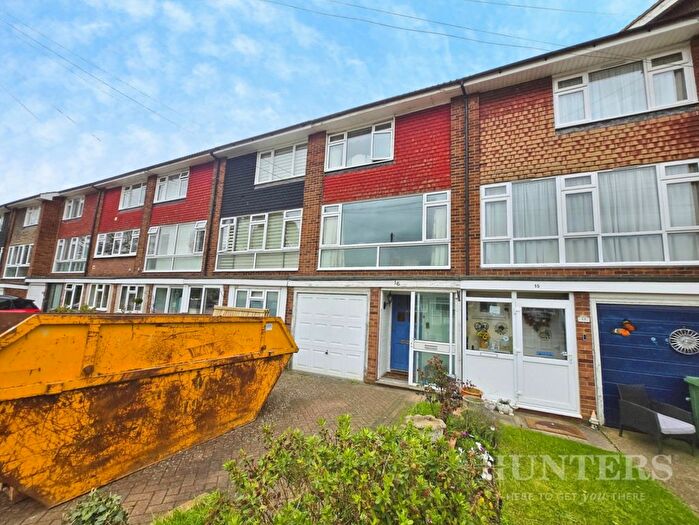 3 Bedroom Town House For Sale In Hollymead, Carshalton, SM5