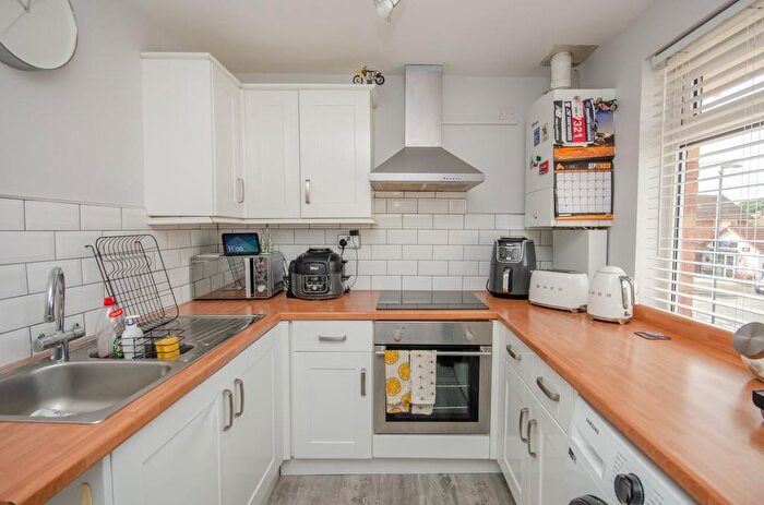 1 Bedroom Flat To Rent In Dibden Road, Downend, Bristol, BS16