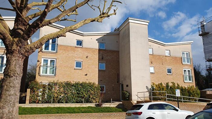 2 Bedroom Flat For Sale In Florence Avenue, Enfield, EN2