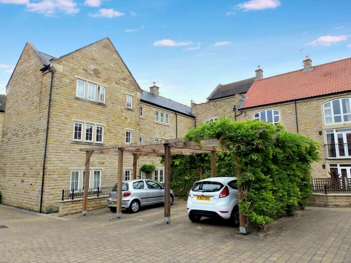 2 Bedroom Flat To Rent In Micklethwaite Steps, Wetherby, Uk, LS22