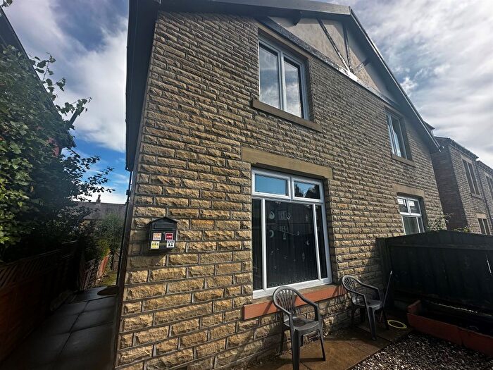 2 Bedroom Terraced House For Sale In Arnold Street, Huddersfield, HD2