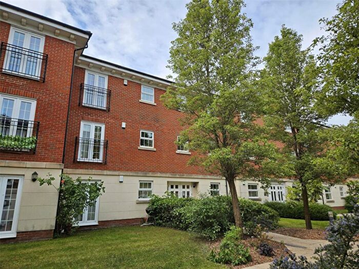 2 Bedroom Flat To Rent In Jago Court, Newbury, Berkshire, RG14