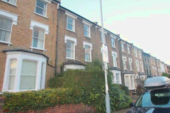 2 Bedroom Flat To Rent In Rathcoole Gardens, Crouch End, N8