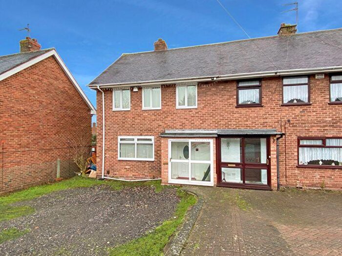 3 Bedroom Semi-Detached House To Rent In Fleming Road, Quinton, B32