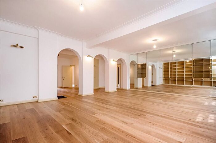 3 Bedroom Flat To Rent In Duchess Of Bedford House, Duchess Of Bedfords Walk, W8