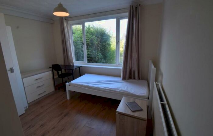 6 Bedroom House To Rent In Fieldview, Norwich, NR5