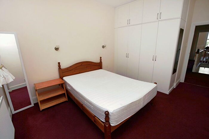 1 Bedroom Flat To Rent In Twickenham Road, Leytonstone, E11