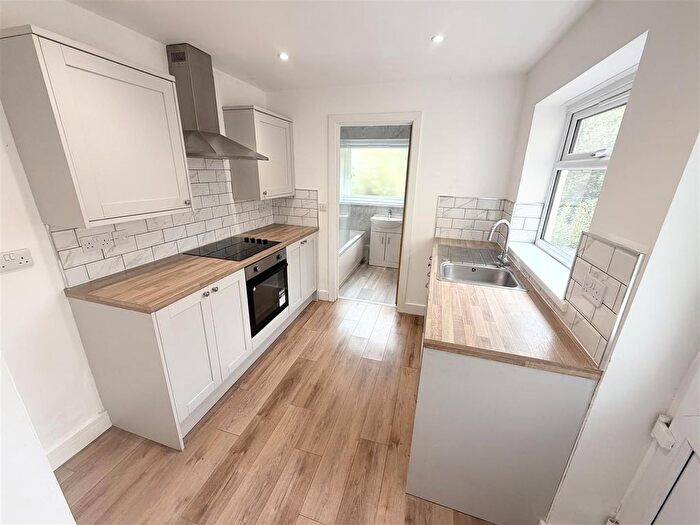 3 Bedroom Property To Rent In Pontypridd Road, Porth, CF39