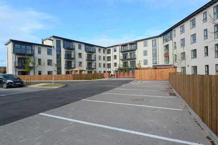 2 Bedroom Flat For Sale In Cable Drive, Helsby, Cheshire, WA6