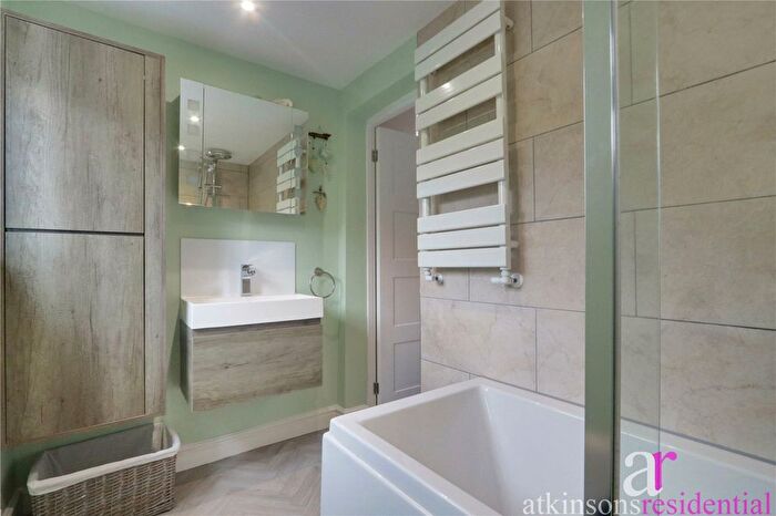 3 Bedroom Terraced House For Sale In Burlington Road, Enfield, Middlesex, EN2