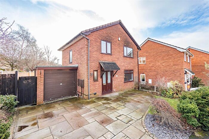 4 Bedroom Detached House For Sale In Whernside Way, Leyland, PR25
