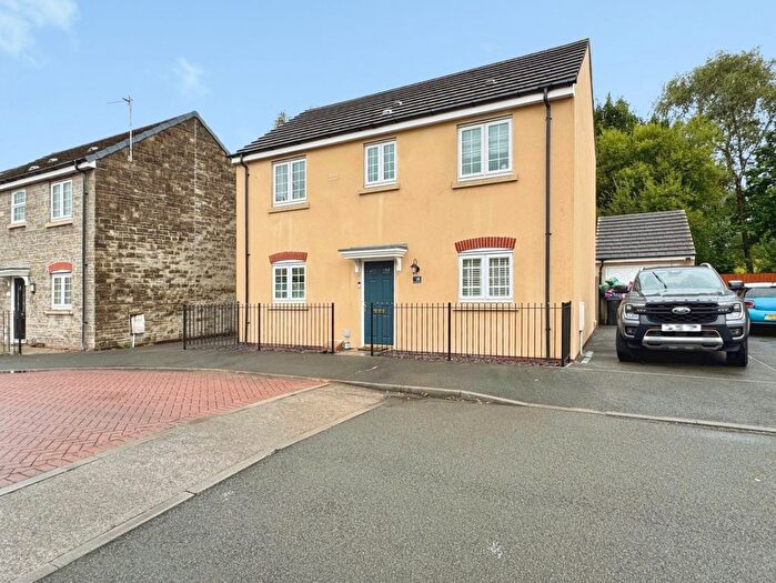 3 Bedroom Detached House For Sale In Ffordd Cambria, Pontarddulais, Swansea, West Glamorgan, SA4