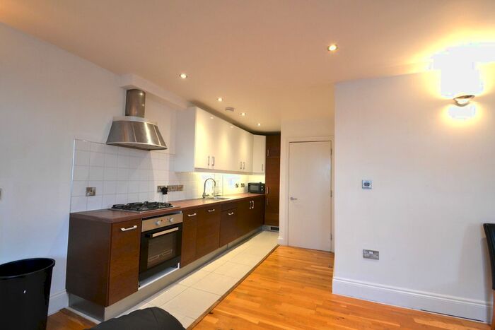 2 Bedroom Flat To Rent In Arthur Road, Wimbledon Park, SW19