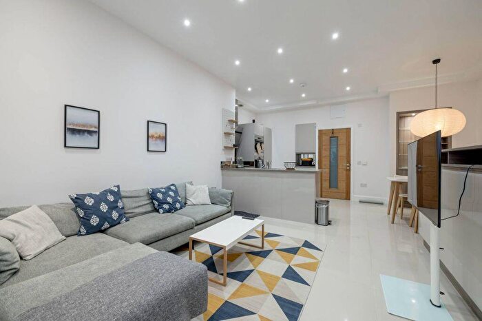 1 Bedroom Flat For Sale In Polwarth Crescent, Polwarth, Edinburgh, EH11