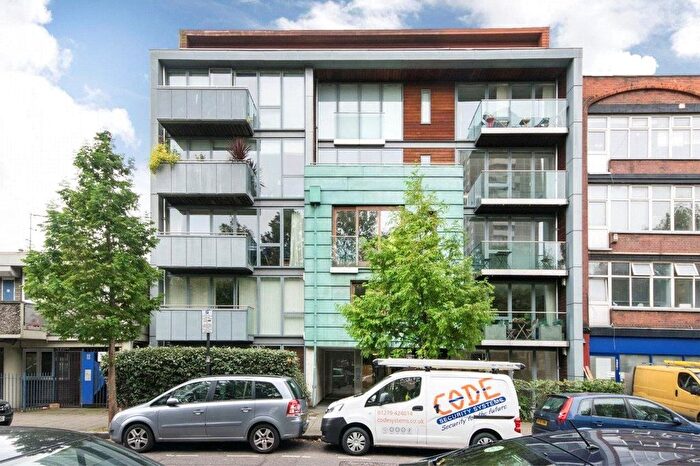 2 Bedroom Flat To Rent In Lever Street, London, EC1V