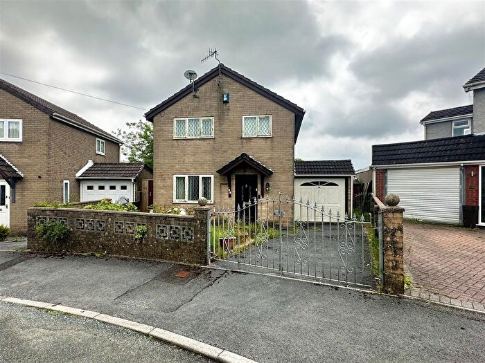 3 Bedroom Detached House For Sale In Dythel Park, Pen-Y-Mynydd, Llanelli, SA15