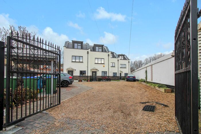 3 Bedroom Town House To Rent In 119 Sydney Road, London SE2