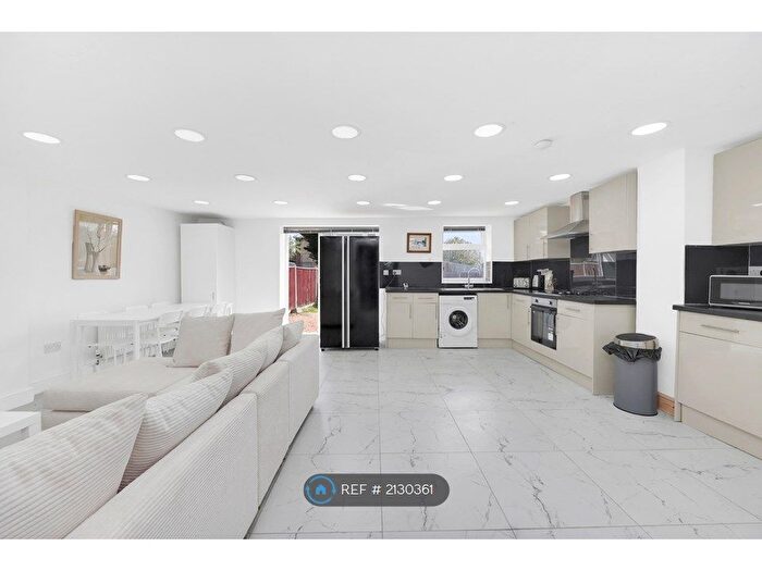 7 Bedroom End Of Terrace House To Rent In Diban Avenue, Hornchurch, RM12