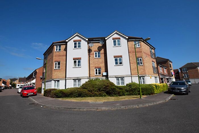 2 Bedroom Flat To Rent In Michigan Close, Broxbourne, EN10