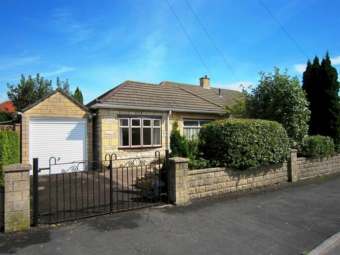3 Bedroom Semi-Detached Bungalow To Rent In Abbots Avenue, Hanham, Bristol, BS15
