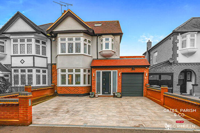 4 Bedroom Semi Detached House For Sale In Cranston Park Avenue, Upminster, RM14