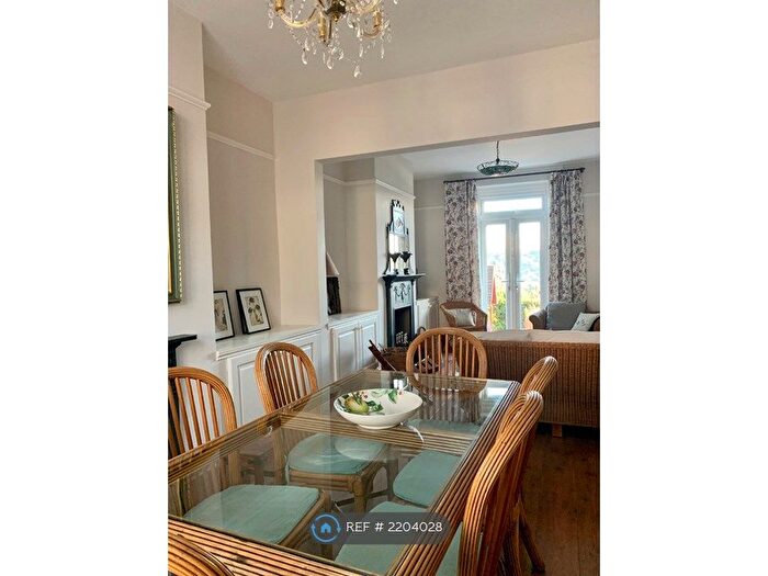 3 Bedroom Terraced House To Rent In Hardwicke Road, Hastings, TN34