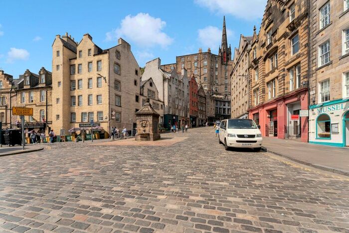 3 Bedroom Flat To Rent In Grassmarket, Edinburgh, EH1