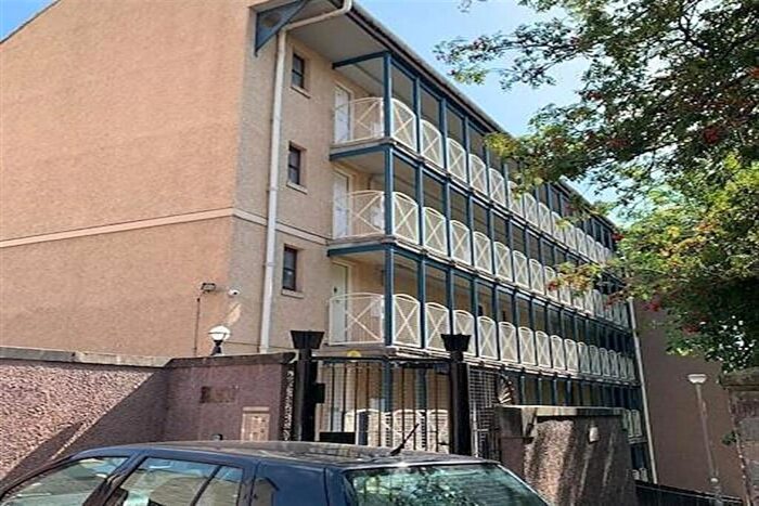 1 Bedroom Flat To Rent In Gullans Close, The Cannongate, EH8