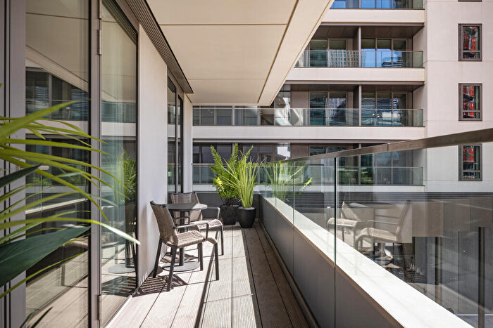 1 Bedroom Apartment To Rent In Water Street, London, E14