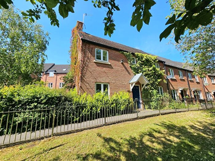 4 Bedroom End Of Terrace House For Sale In The Rope Walk, Dursley, GL11